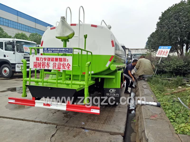 東風(fēng)凱普特國(guó)六灑水車